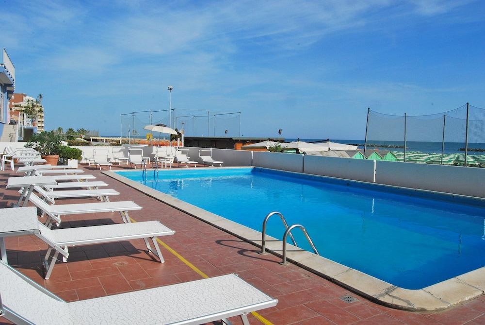 Embassy Pesaro