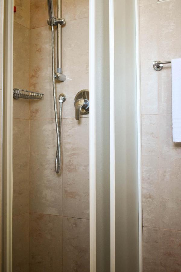 Embassy Hotel 3*