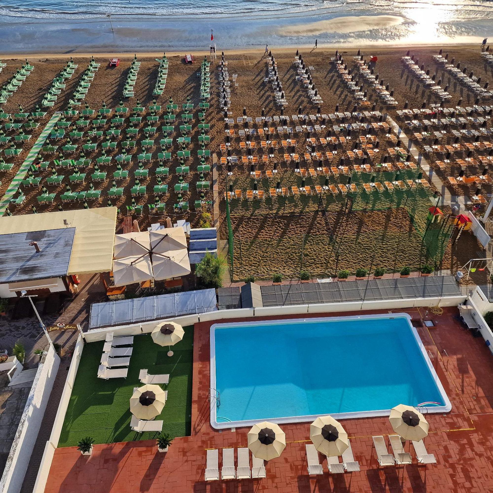Embassy Hotel 3*